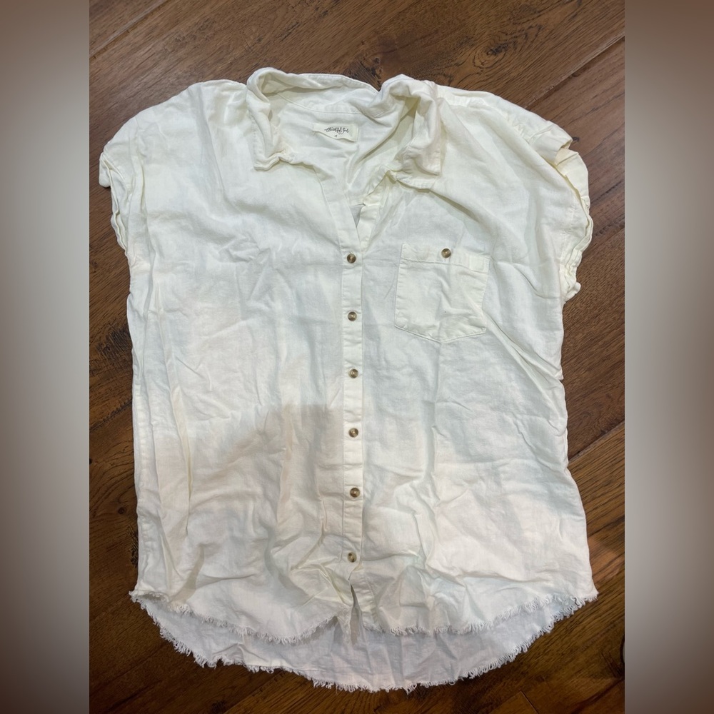 Altar’d State /A Beautiful Soul Cream Linen Camp-style Top